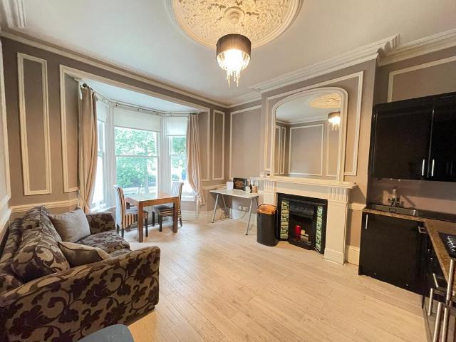 Flat for rent in Hammersmith, Greater London