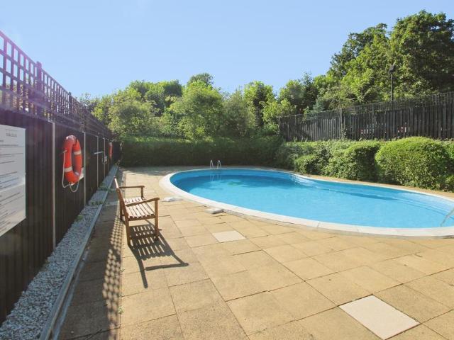 Flat for rent in London Borough of Croydon, Addiscombe