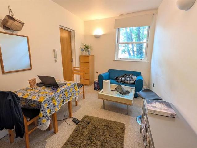Apartment for rent in Milverton, Green Close