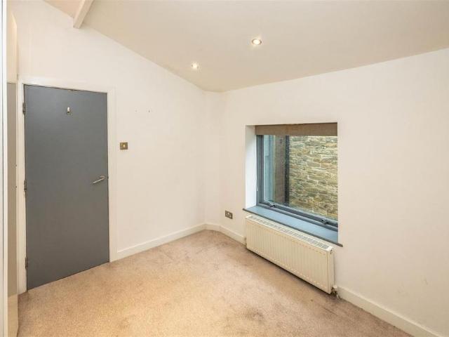 Apartment for rent in Copley, Calderdale