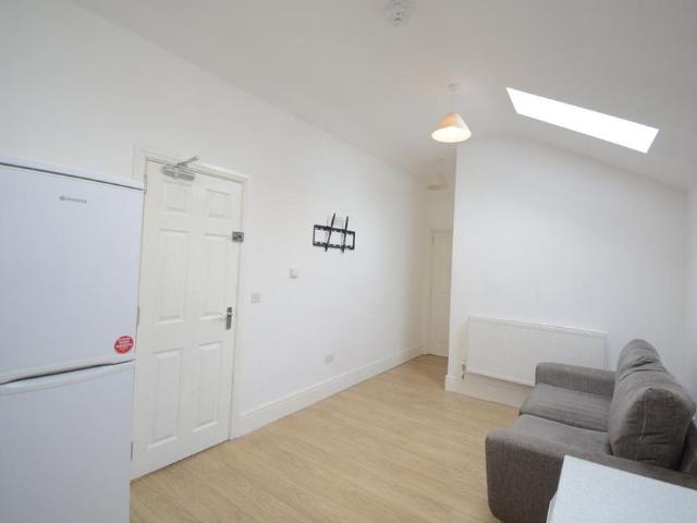 Apartment for rent in Moses Gate, Lee Bank