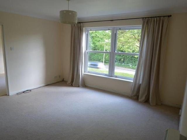 Apartment for rent in Fole, Surrey