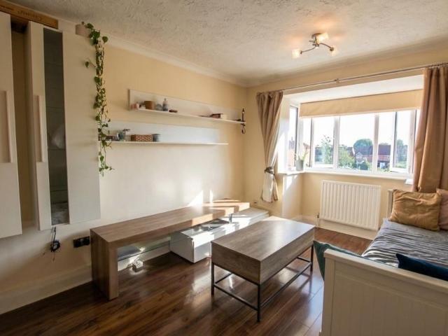 Apartment for rent in Dollis Hill, Greater London