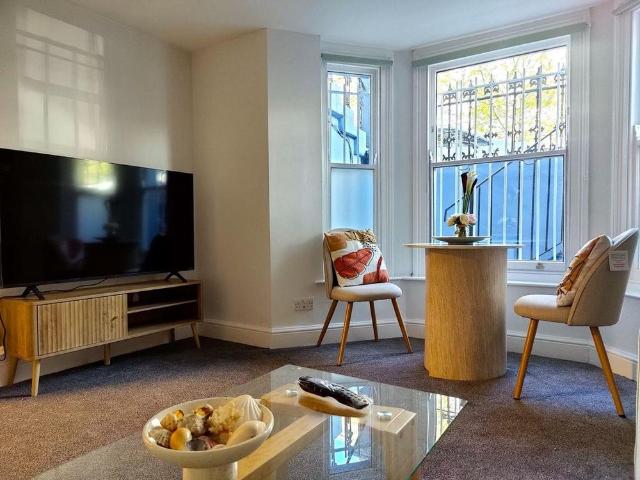 Apartment for rent in North Kensington, Greater London