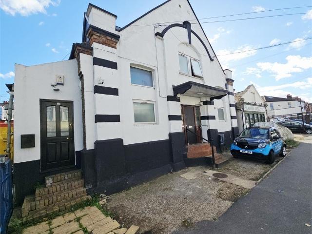 Flat for rent in Alton Barnes, Essex