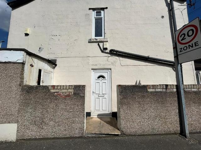 Flat for rent in Darlington