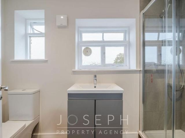 Apartment for rent in The Dales, Key Street