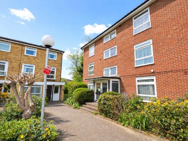 Flat for rent in London Borough of Croydon, Addiscombe