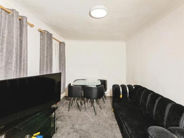 Flat for rent in Reading