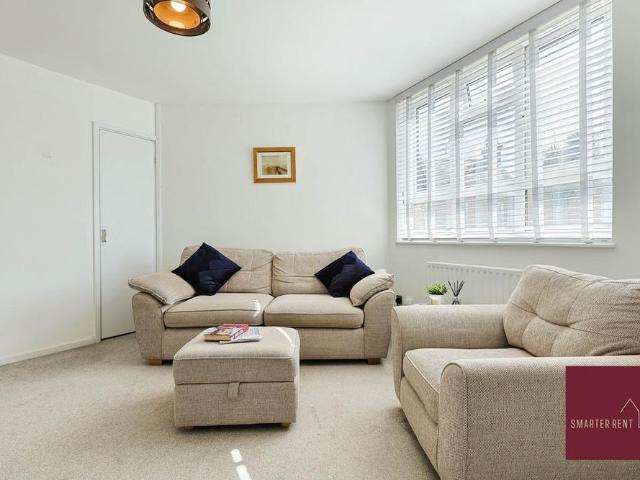 Apartment for rent in Hampton Hill, Greater London