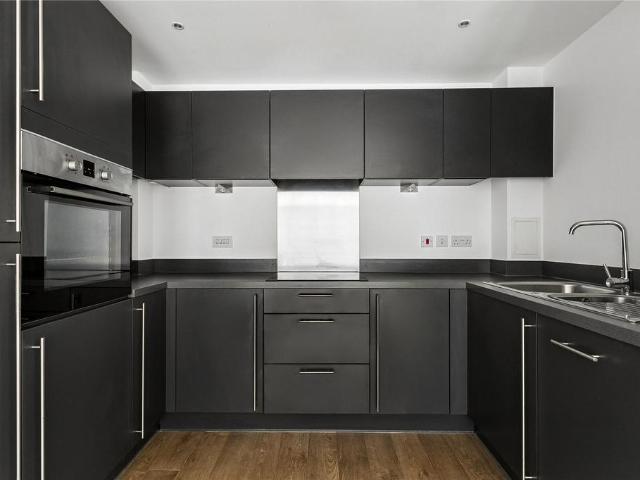 Flat for rent in Hale Village, Tottenham Hale