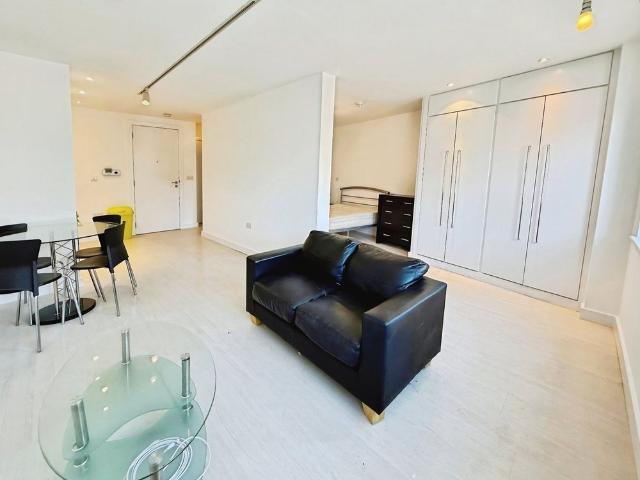 Apartment for rent in Holbeck, West Yorkshire