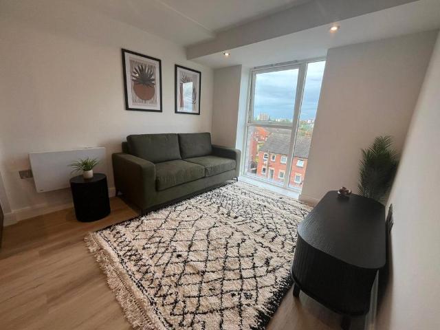 Flat for rent in Richmond Hill, West Yorkshire