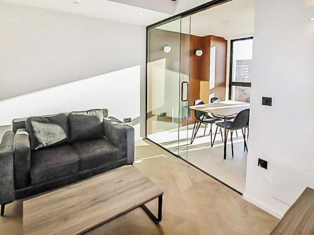 Flat for rent in Hulme, Georgia