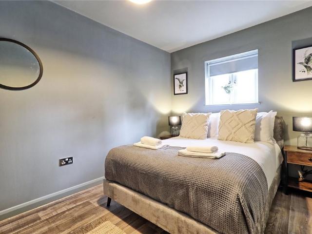 Flat for rent in Southend City Centre Neighbourhood, Alton Barnes