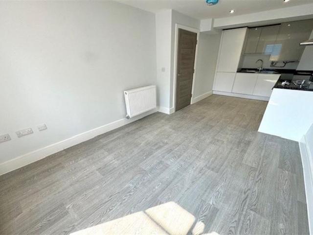 Apartment for rent in The Polygon, City Of Southampton