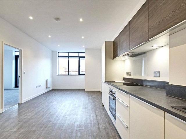 Apartment for rent in Row Town, Surrey