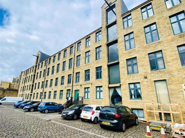 Flat for rent in West Yorkshire