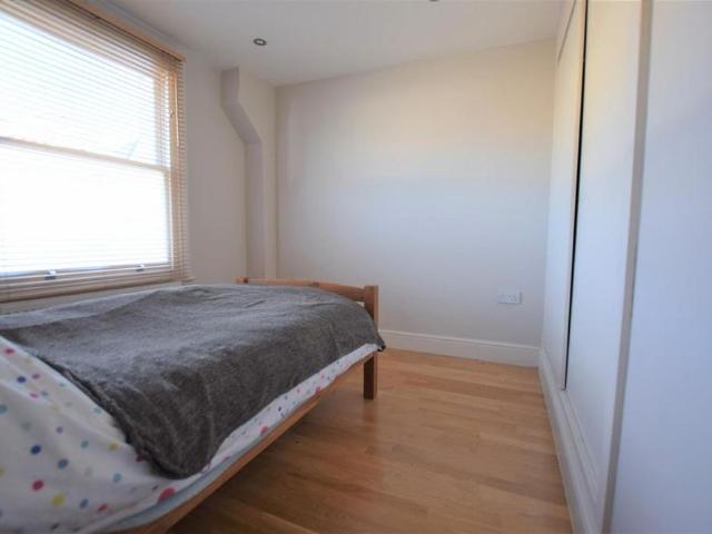 Apartment for rent in Blackhills, Surrey