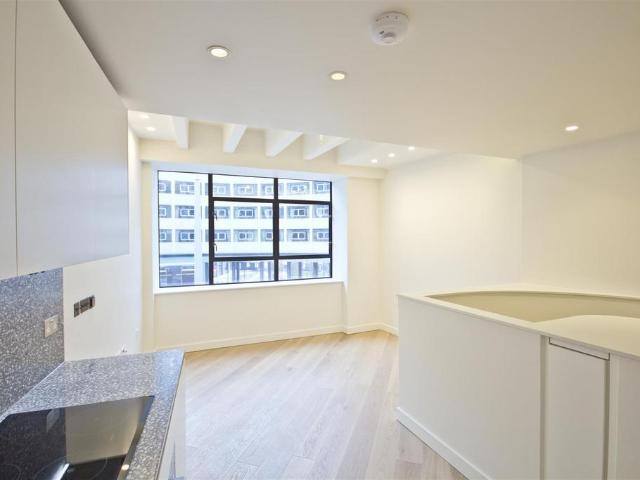 Flat for rent in Shepherd's Bush, Greater London