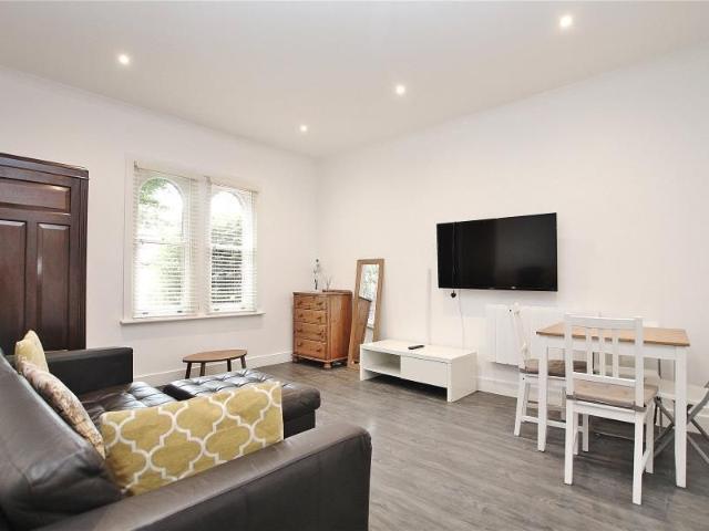 Apartment for rent in Woking, Surrey