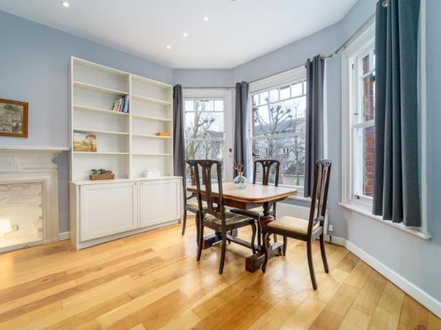 Apartment for rent in Brentham Garden Suburb, Greater London