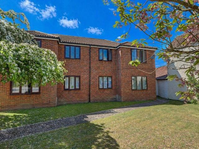 Flat for rent in Horsenden, Princes Risborough