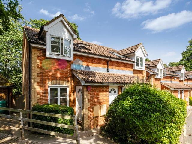 Flat for rent in London Borough of Croydon, Greater London
