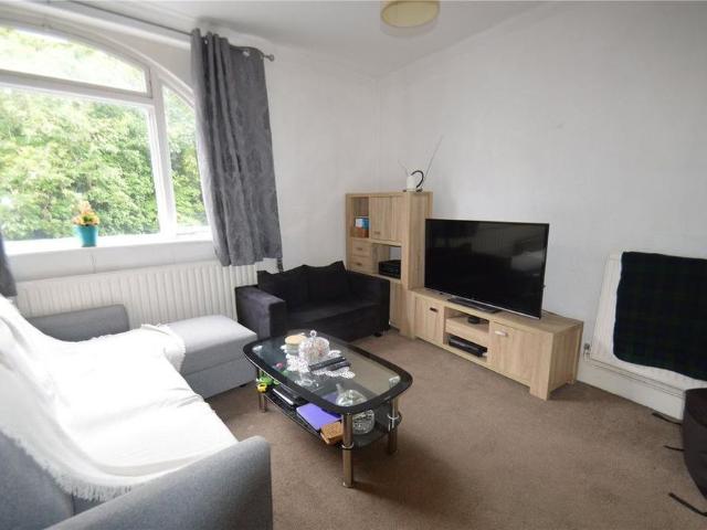 Apartment for rent in The Wrythe, Greater London