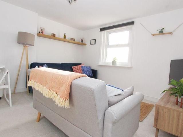 Apartment for rent in Round Hill, Brighton