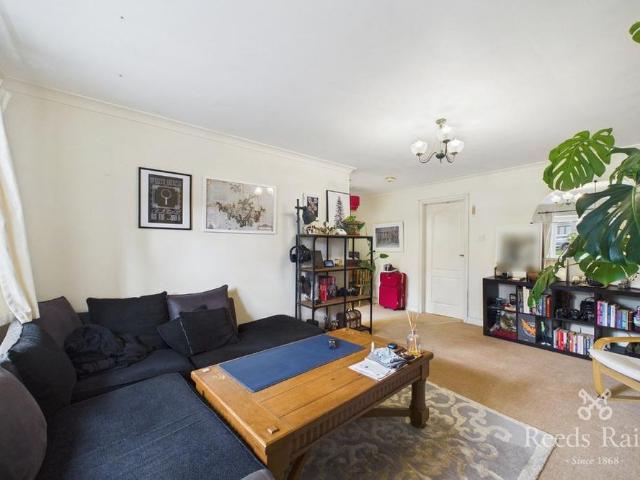 Apartment for rent in Yews Hill, Kirklees