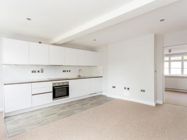 Apartment for rent in Marlborough, Easton Royal