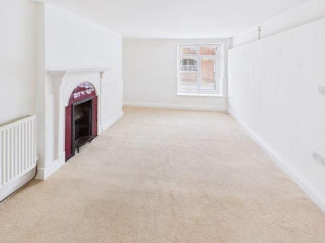 Apartment for rent in Church Town, Tandridge