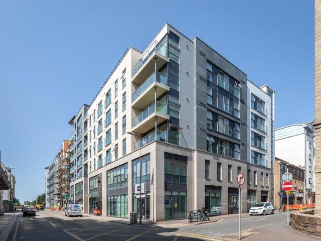 Apartment for rent in St Helier, Greater London
