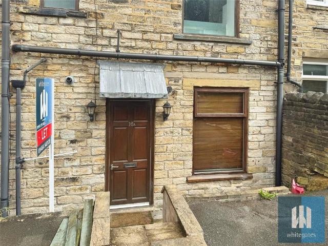 Flat for rent in Huddersfield, West Yorkshire
