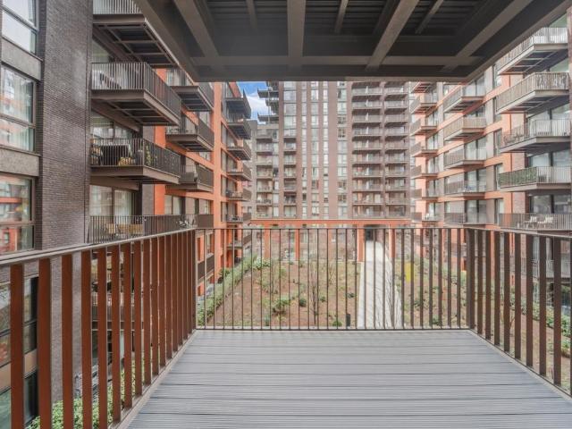 Flat for rent in Nine Elms, Greater London