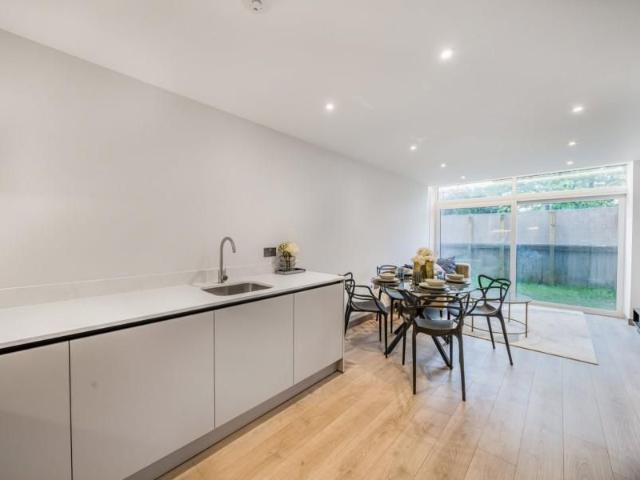 Apartment for rent in Woking, Surrey