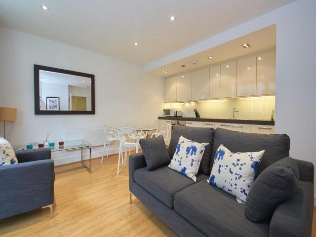 Apartment for rent in St. George in the East, Greater London