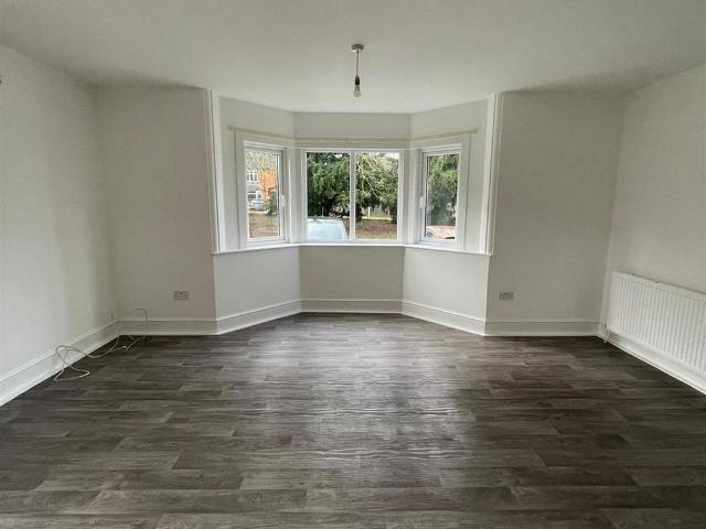 Apartment for rent in Burton, Cheshire
