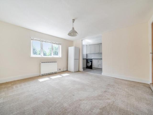 Apartment for rent in Wooburn, Berghers Hill
