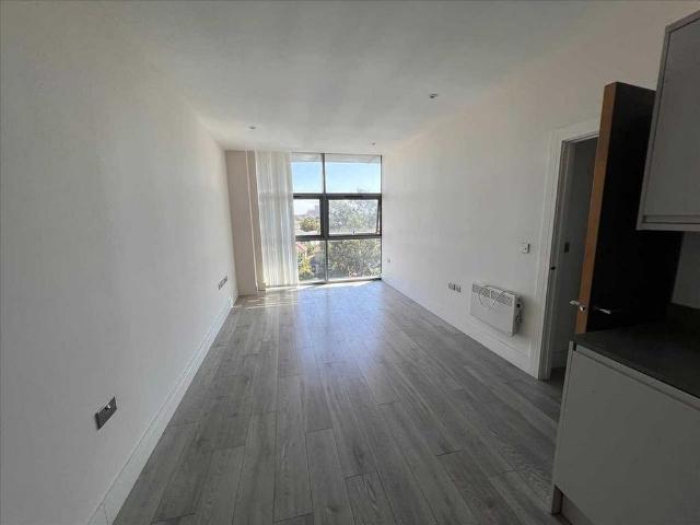 Apartment for rent in Slough