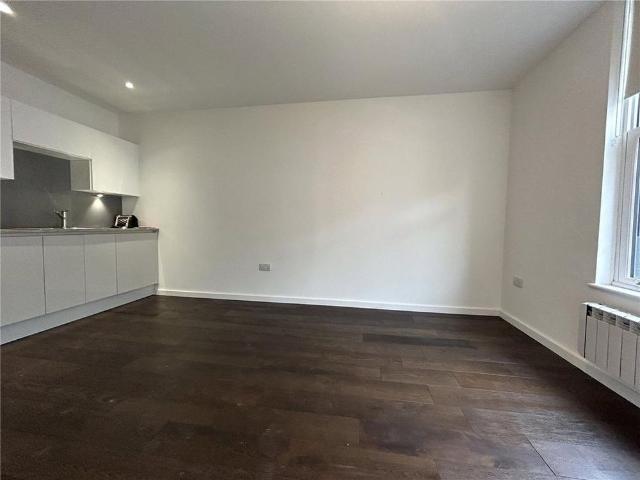 Apartment for rent in Brownswood Park, Greater London