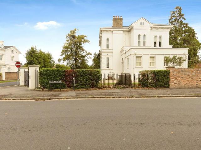 Flat for rent in Golden Valley, Gloucestershire