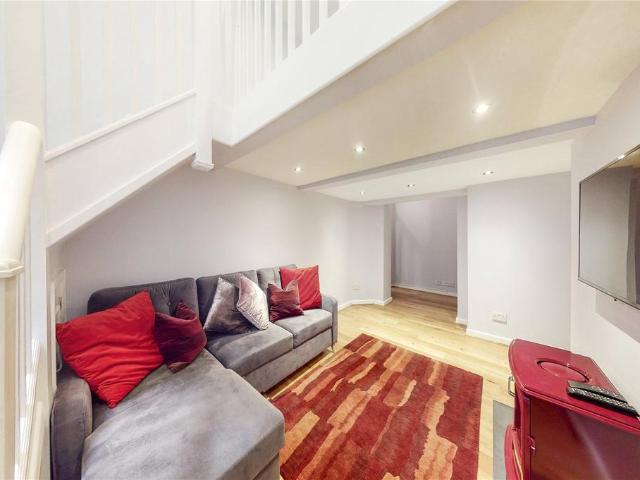 Flat for rent in Hoxton, Greater London