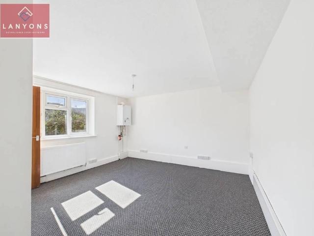 Apartment for rent in Ystrad