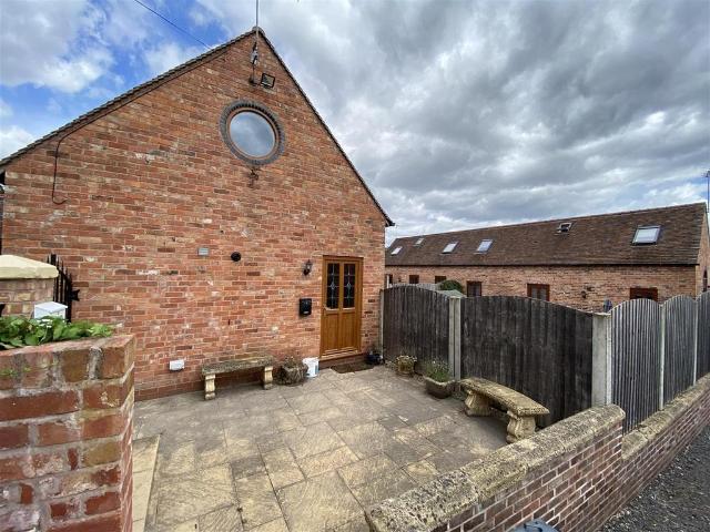 Flat for rent in Great Chatwell, Staffordshire