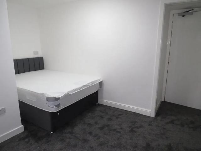Apartment for rent in Woolshops, Calderdale