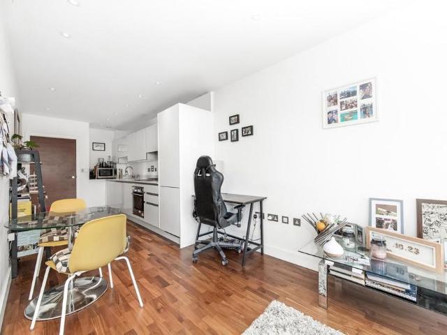 Apartment for rent in East Greenwich, Greater London