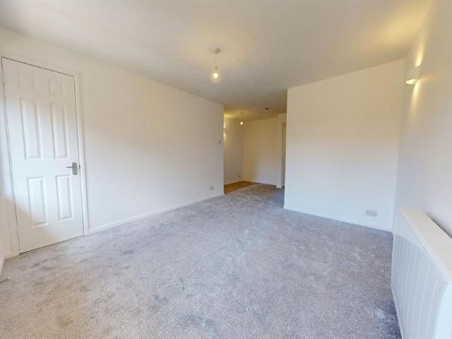 Apartment for rent in Debden Green, Epping