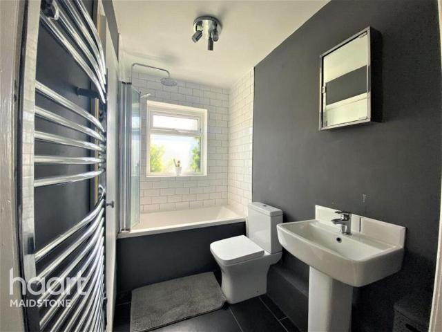 Flat for rent in Midway, Kent